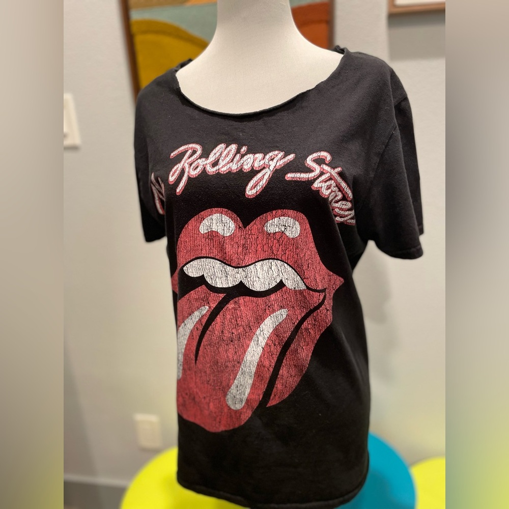 Rolling Stones | Medium | Band Tee | Raw Neckline | Lips & Tongue Graphic